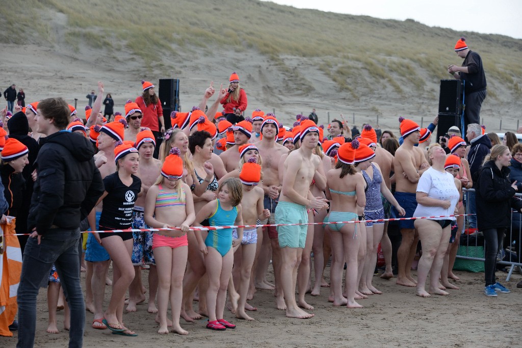 ../Images/Nieuwjaarsduik Nederzandt 2016 014.jpg